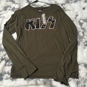 Kiss Winterland women’s t shirt small